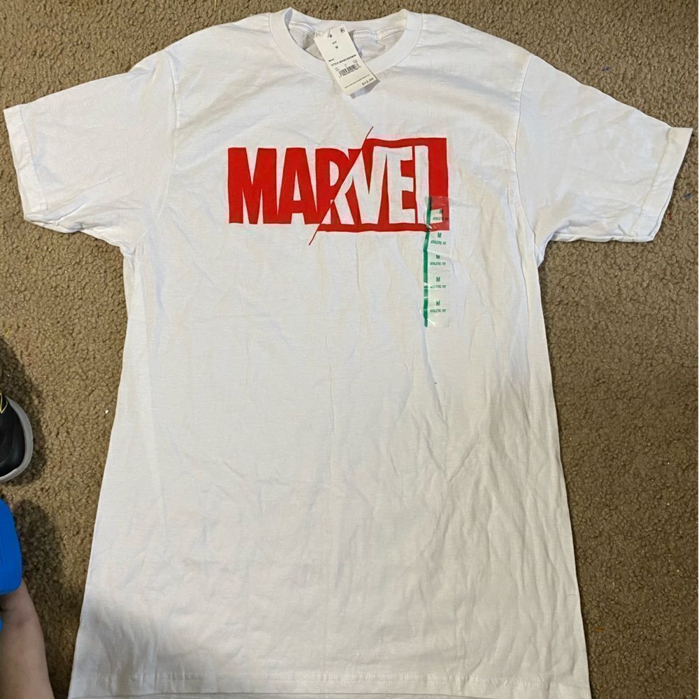 Mens Marvel Red and White Tshirt NWT